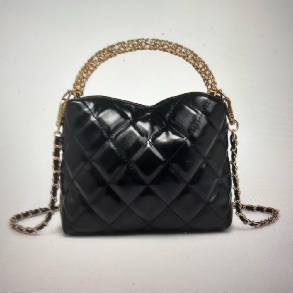 Urban Expressions Staci Black Quilted Crossbody Bag - Picture 4 of 5